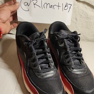 Nike Men's Black and Red Athletic Sneakers